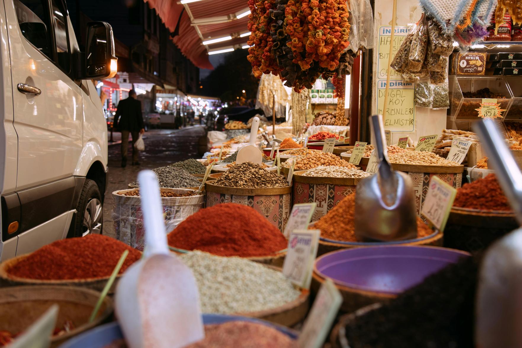 Dicas de Viagem Gastronômica: Como Comer Bem Durante o Verão