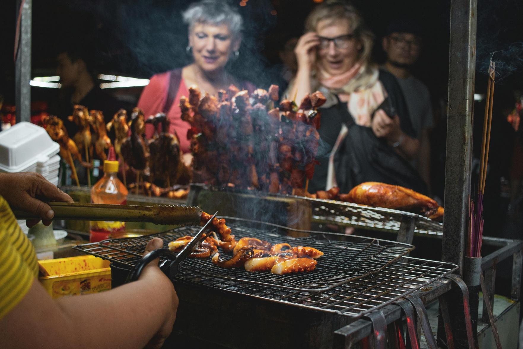 Turismo Gastronômico Acessível: Os Melhores Destinos para Comer Bem e Economizar